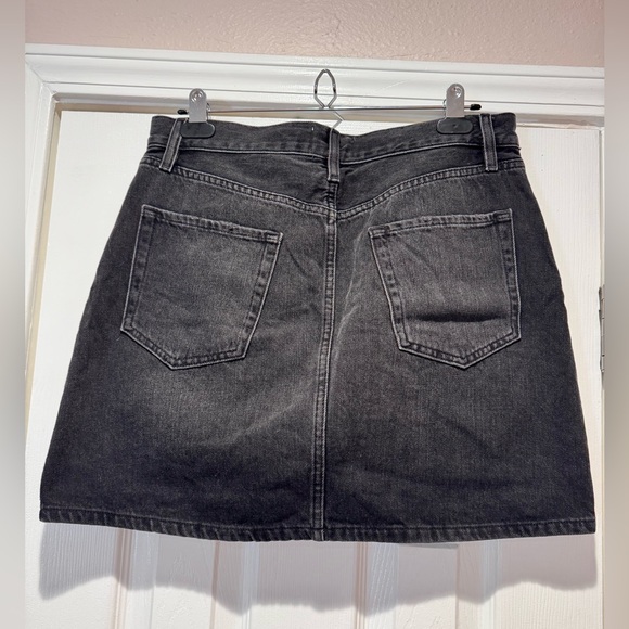 FRAME Demin Skirt with Details - Gray Wash - size 31 - Picture 4 of 9